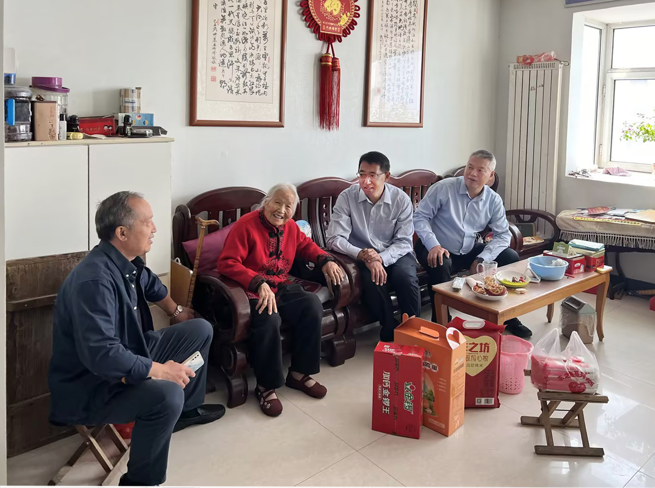 浩元集團(tuán)開(kāi)展重陽(yáng)節(jié)走訪(fǎng)慰問(wèn)老人活動(dòng)